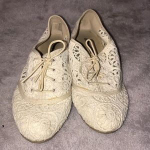 Lace street shoes